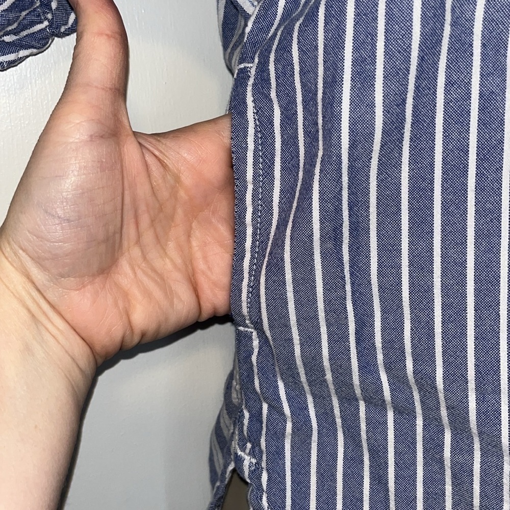 Free Assembly Boyfriend Striped Button Down Shirt Women’s XS 4-5 Blue & White - Picture 4 of 9